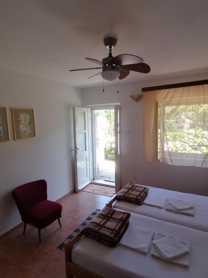 Guesthouse Bracanovic Хвар Екстер'єр фото