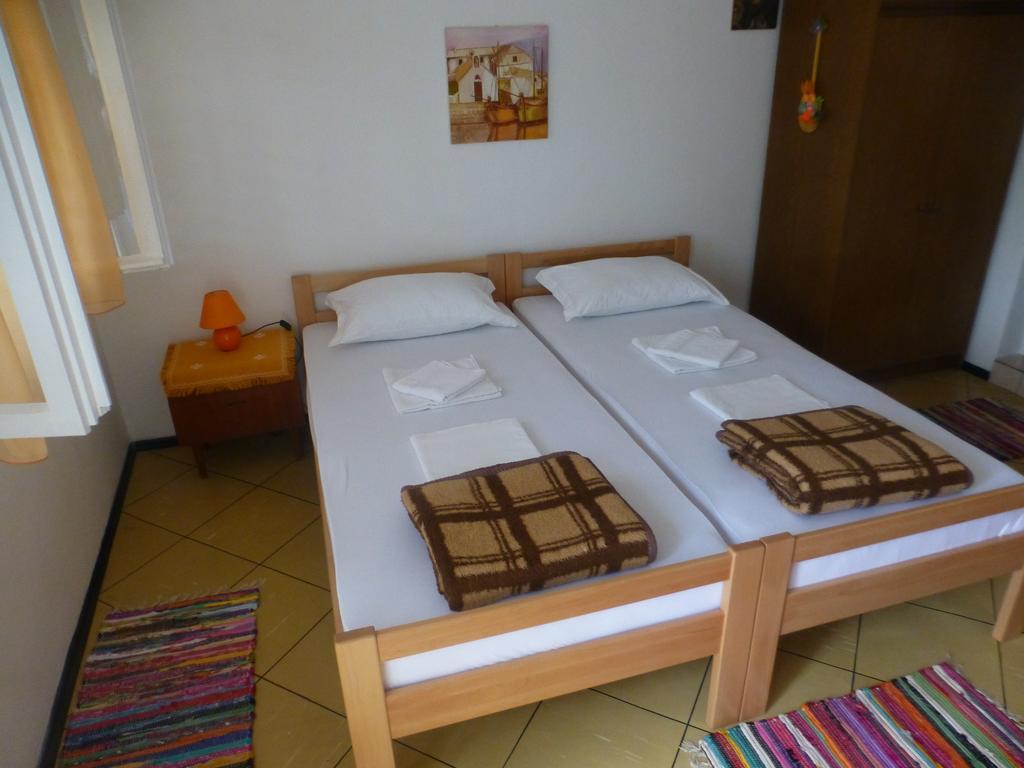 Guesthouse Bracanovic Хвар Екстер'єр фото