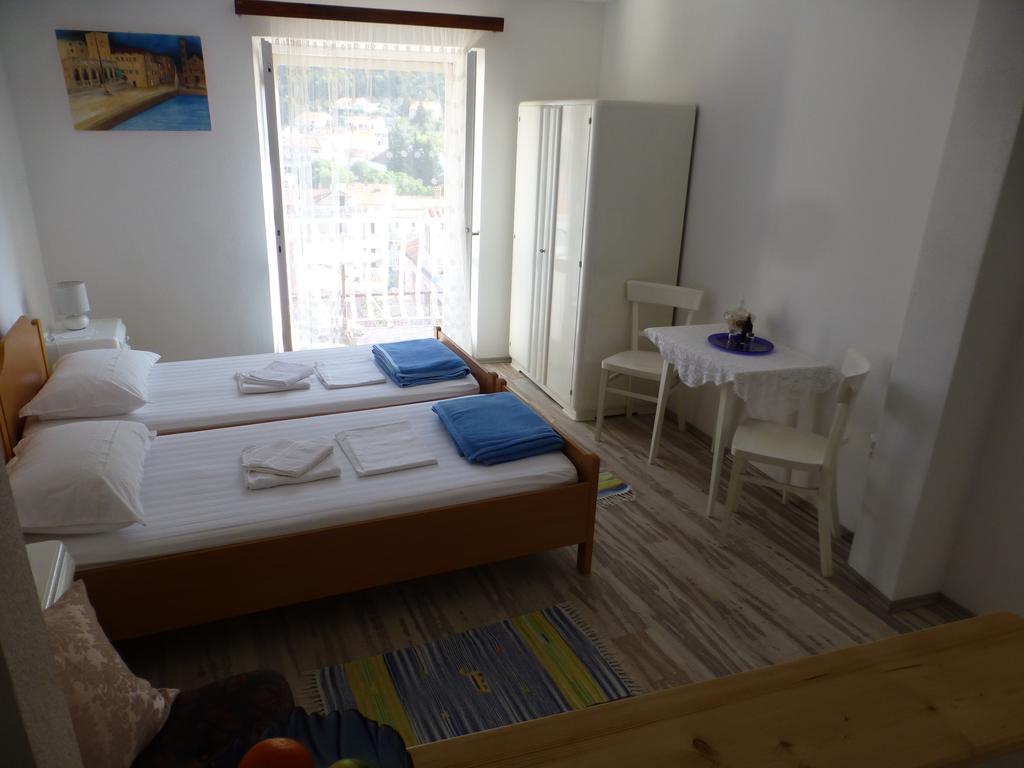 Guesthouse Bracanovic Хвар Екстер'єр фото