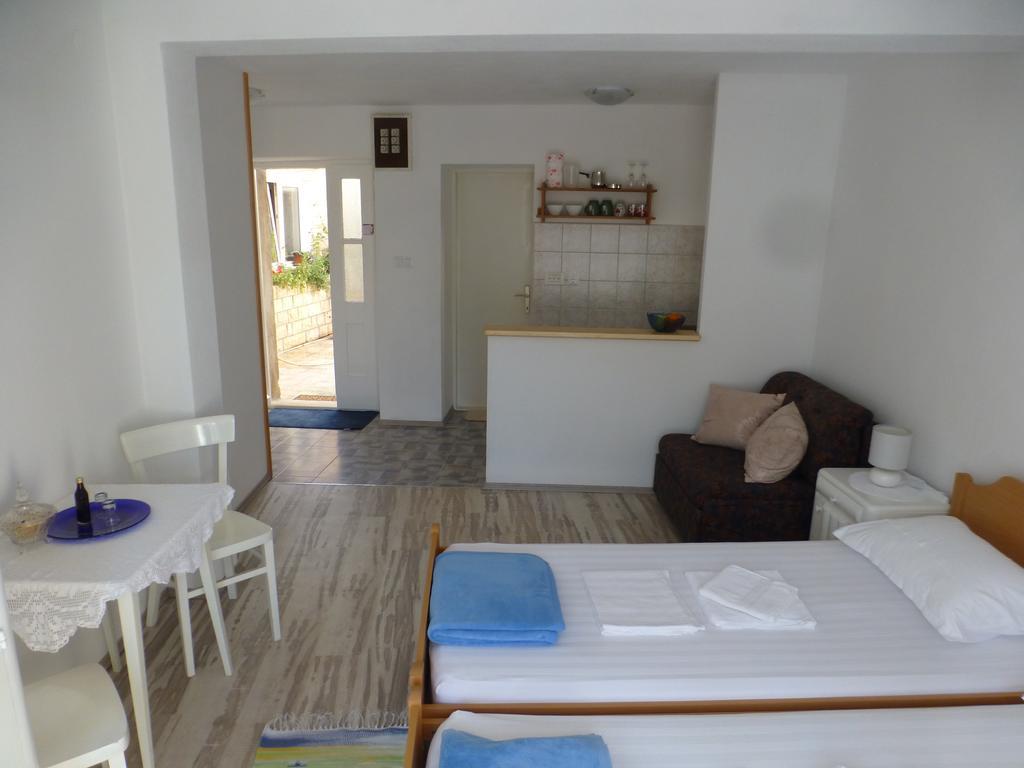 Guesthouse Bracanovic Хвар Екстер'єр фото