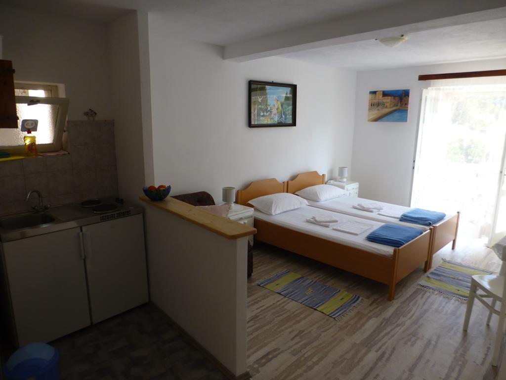 Guesthouse Bracanovic Хвар Екстер'єр фото